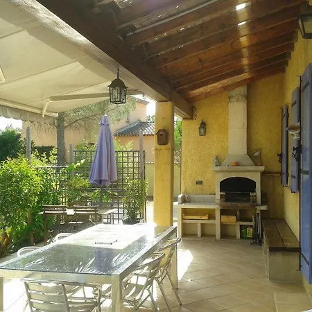 Mas Longo Mai Avec Piscine Holiday home *
